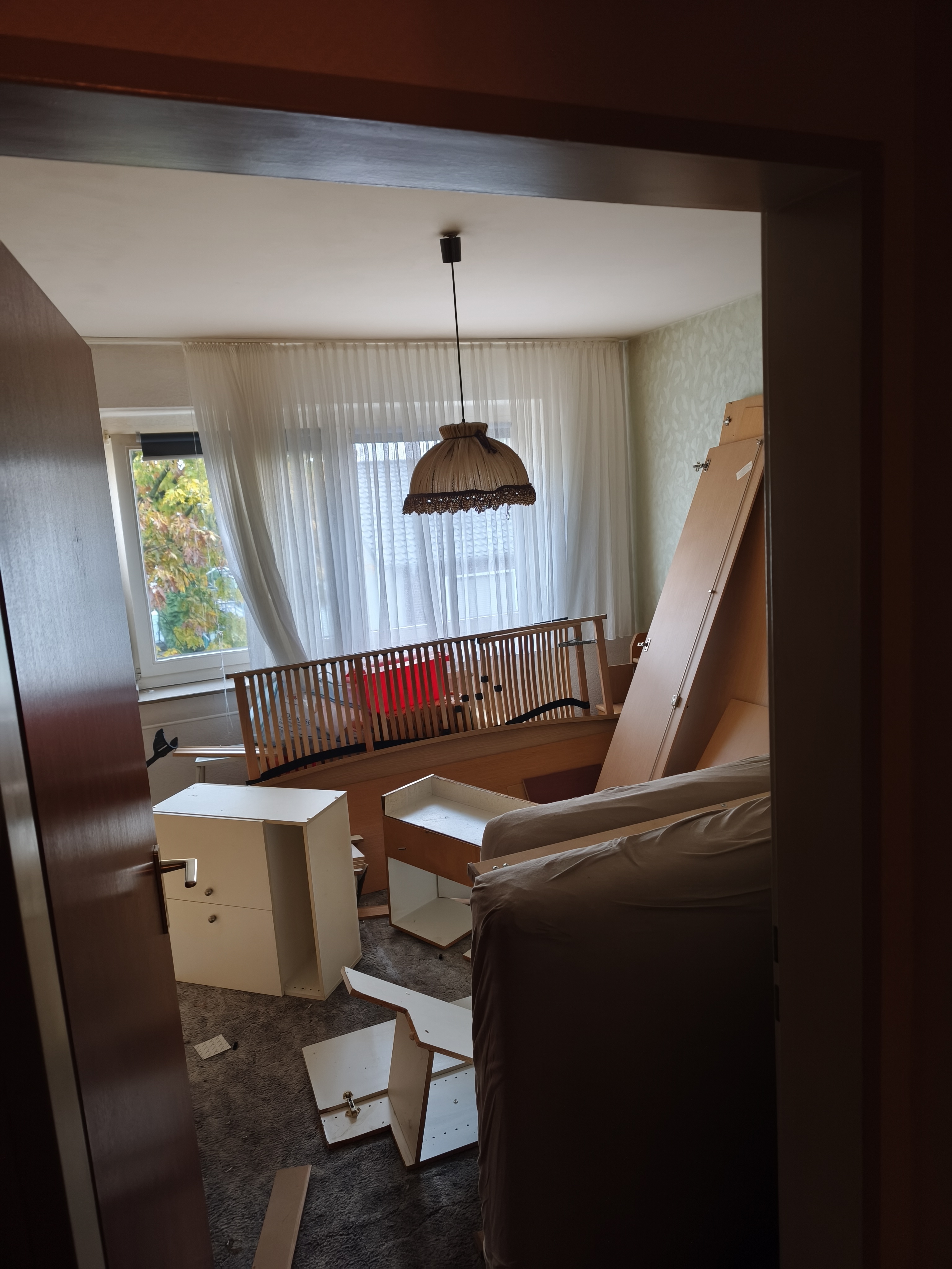 Zimmer vor der Entrümpelung