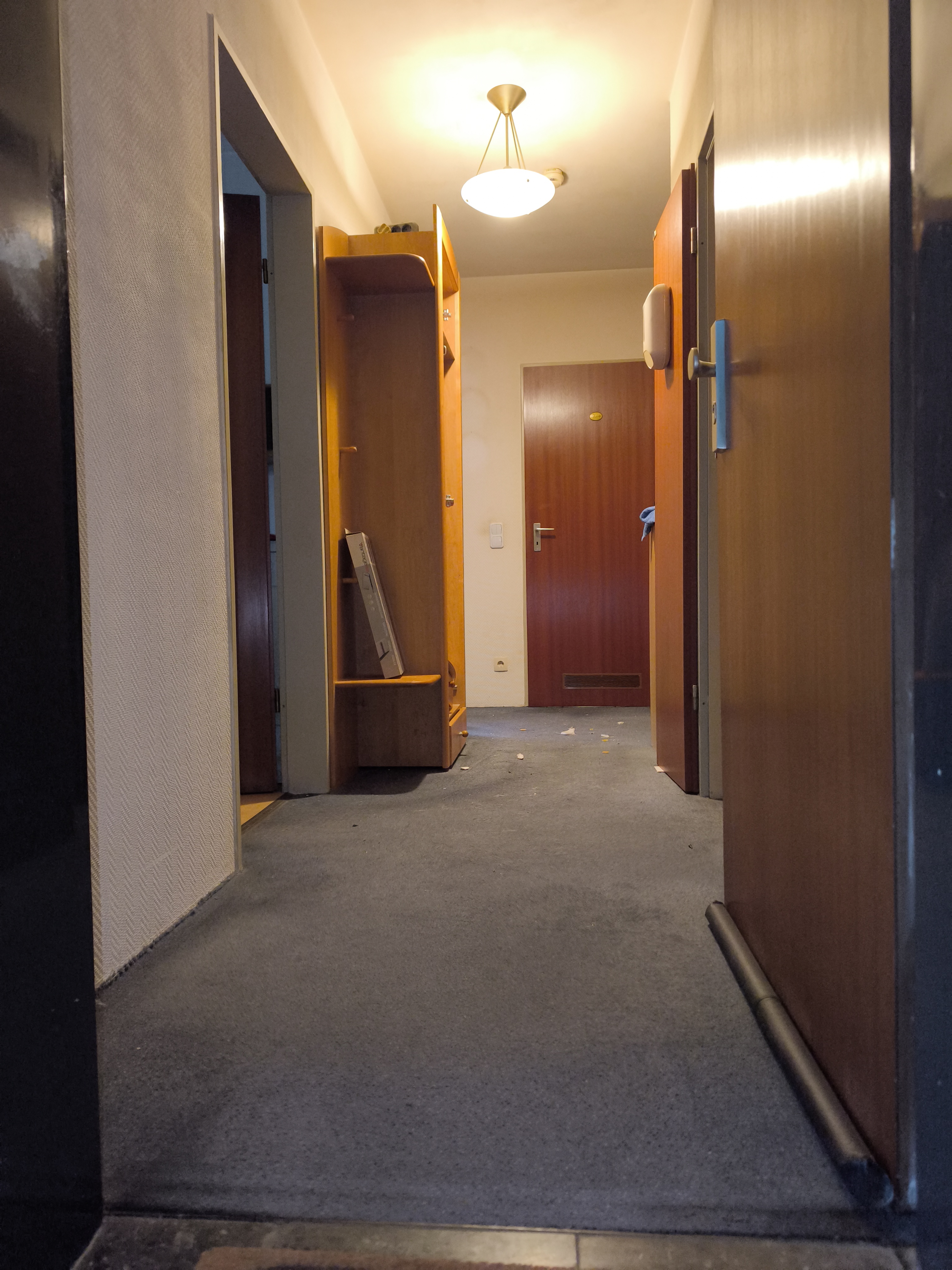 Flur vor der Entrümpelung