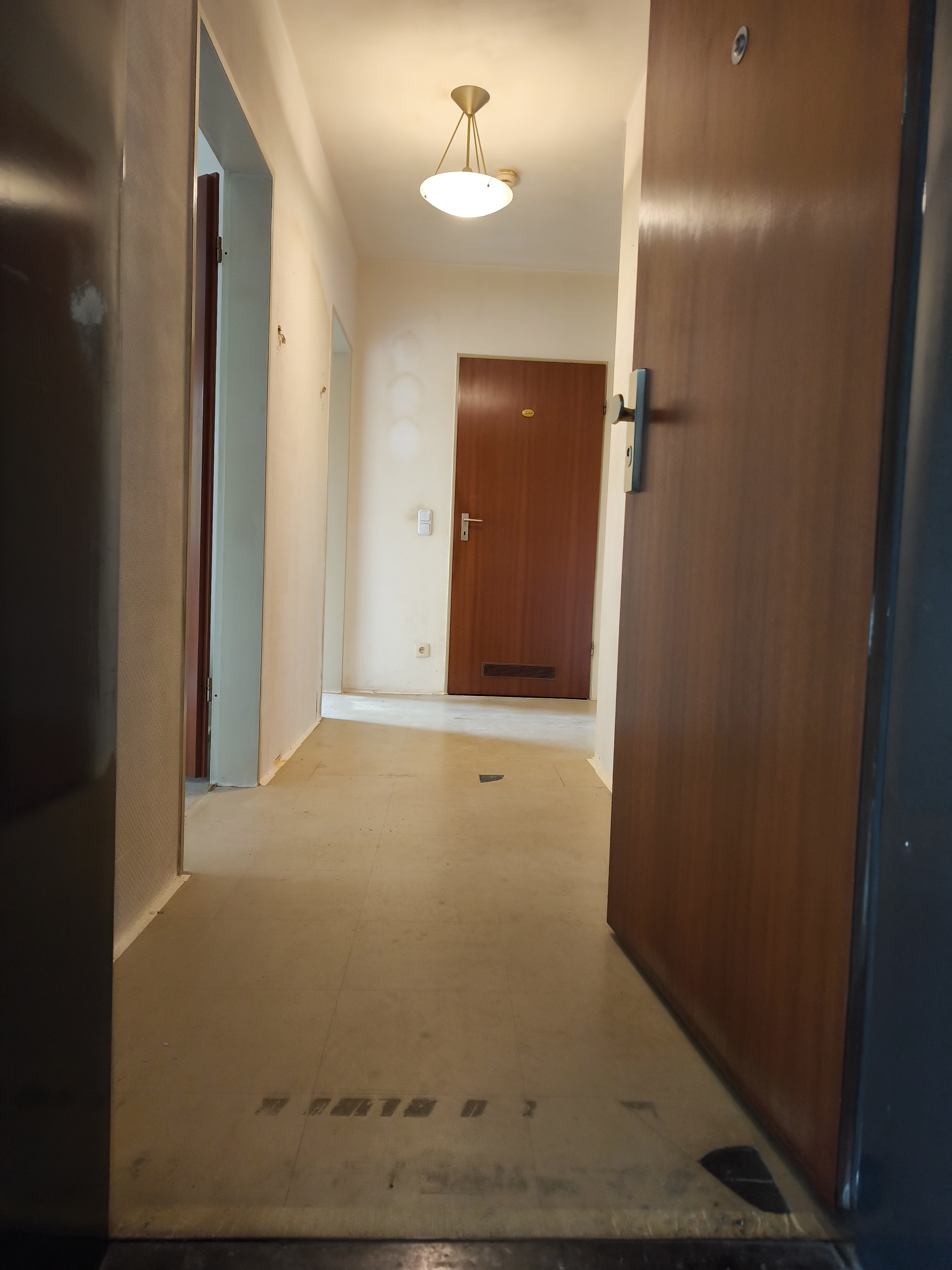 Flur nach der Entrümpelung